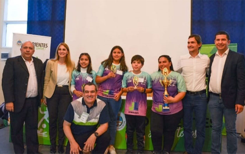 alumnos ganadores en competencia de adedrez
