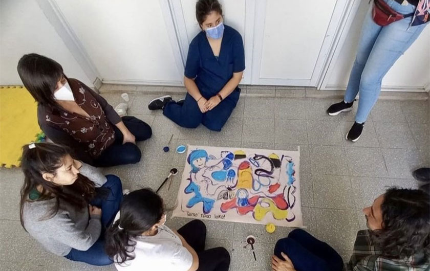 personas en actividades ludicas