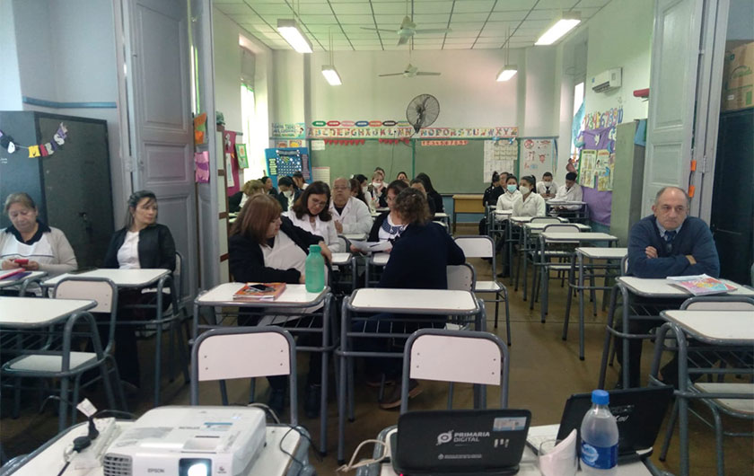 docentes en el aula