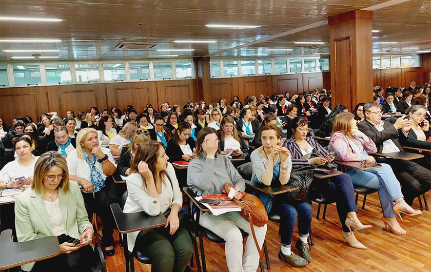 docentes en primer encuentro interministerial