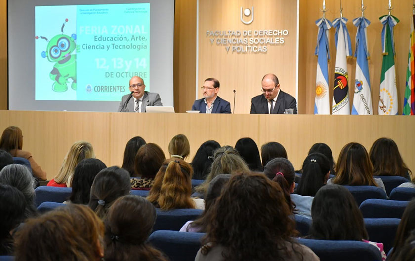 autoridades y audiencia