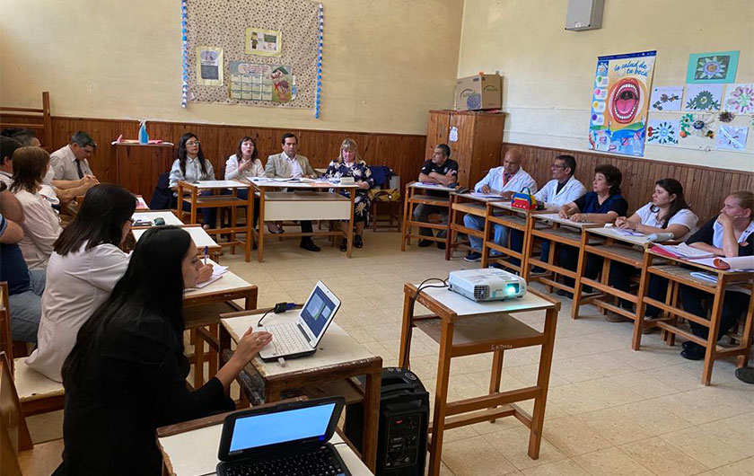 docentes en Programa “Hacia la universalización de la Jornada Extendida”