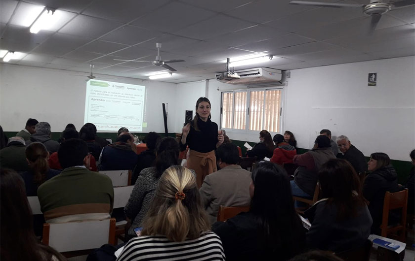 grupo de personas en capacitacion aprender