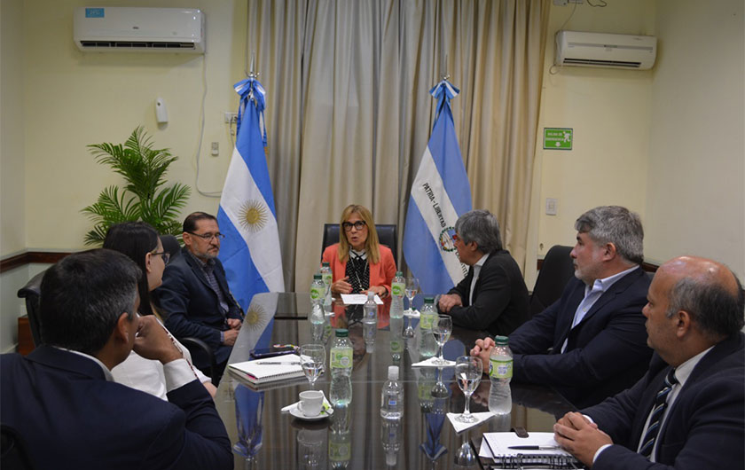 autoridades en Reunión de articulación entre ministerio de Educación y UNNE