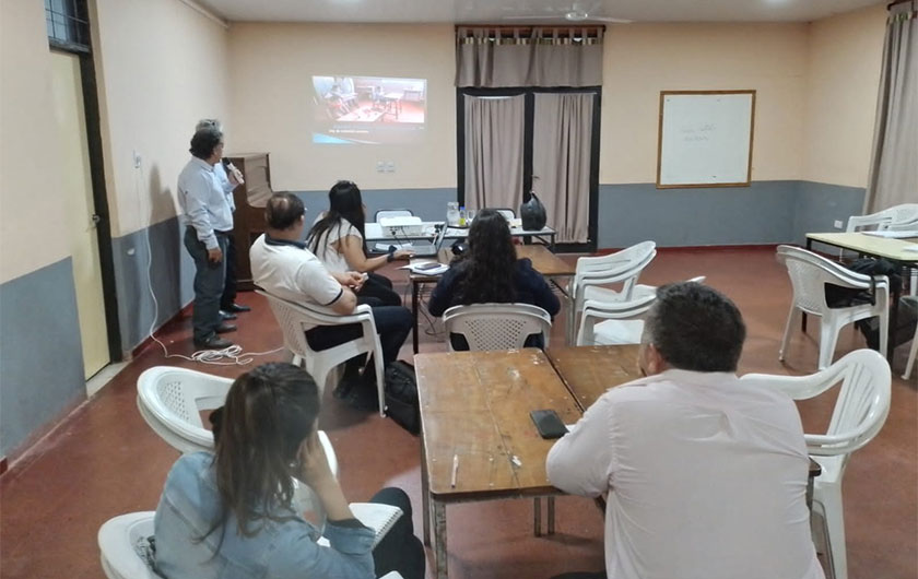 docentes reunidos por el programa de jornada extendida