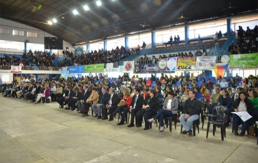 jóvenes en el parlamento juvenil