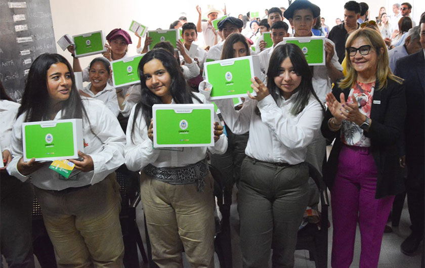 alumnos con netbooks