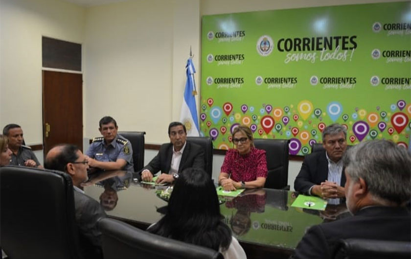 autoridades en firma de convenio con ministerio de seguridad