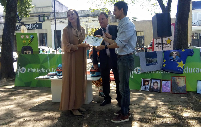 la Coordinación de Educación y Seguridad Vial y la Fundación "Estrellas amarillas" rindieron homenaje a las familias que sufrieron pérdidas por siniestros viales