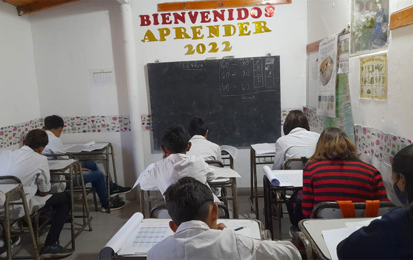 alumnos y docentes en Evaluación Muestral de Aprender Primaria