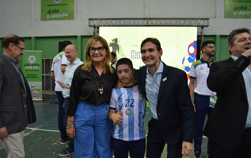 ministra de educación y alumno