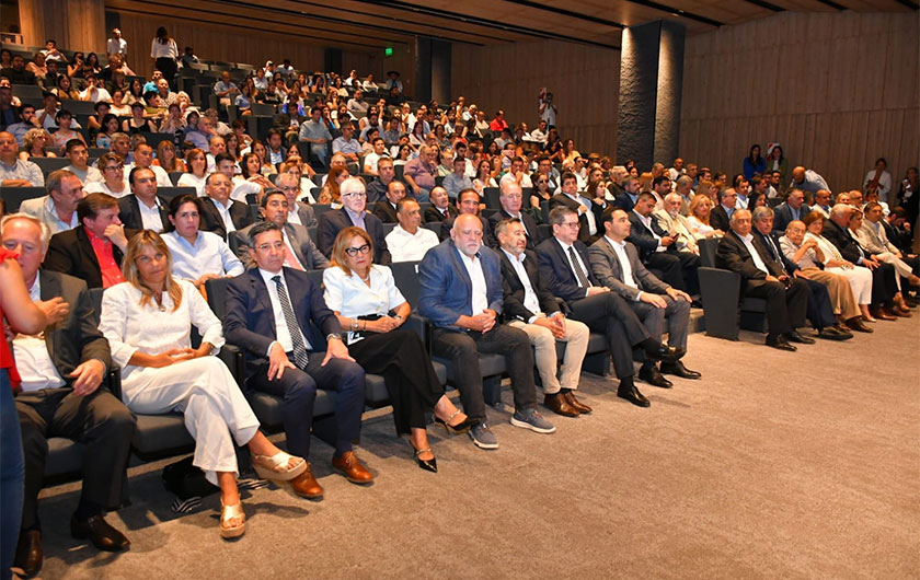 autoridades en presentación del documental del Chamamé