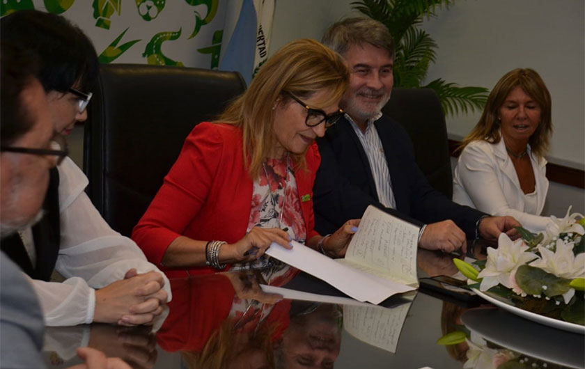 Ministra de Educación reunida con autoridades y gremio docente