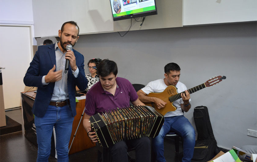 cantantes en entrega de premios