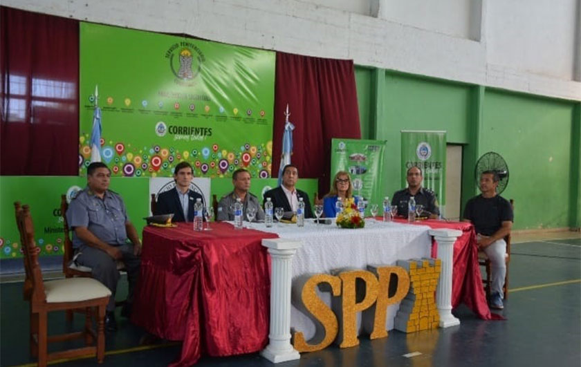 autoridades del Ministerio de Educación en acto de apertura para el examen de ingreso a la XVI promoción de subadjutores auxiliares de la Escuela Penitenciaria Lisandro Segovia
