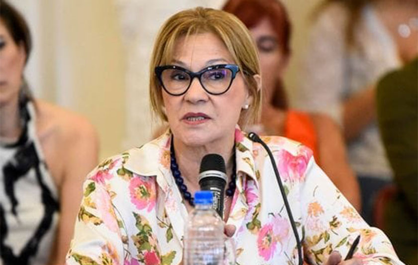 Ministra de Educación Práxedes López