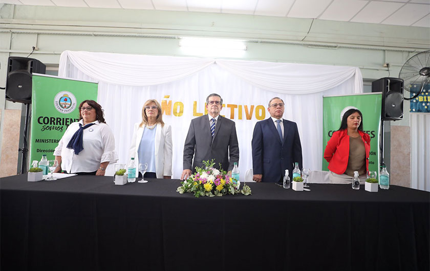 autoridades provinciales en acto de inicio del ciclo lectivo 2023