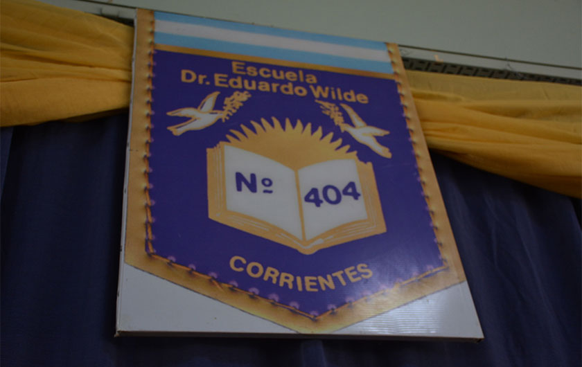 escudo de la escuela Dr. Eduardo Wilde