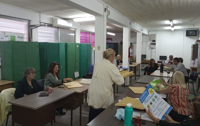 Shirley Piñeyro, supervisores del Consejo General de Educación y su Presidenta Silvina Rollet