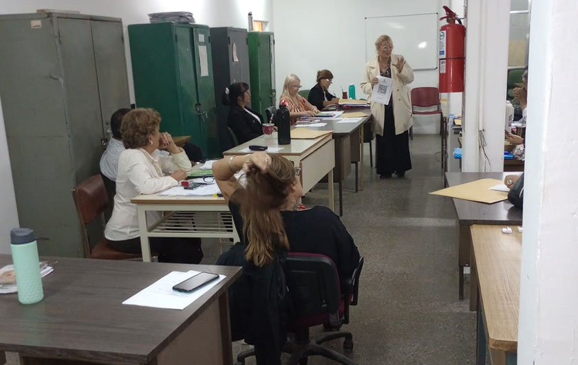 Shirley Piñeyro, supervisores del Consejo General de Educación y su Presidenta Silvina Rollet