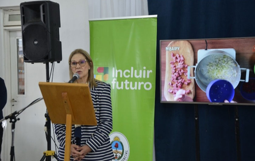 Alumnos de siete escuelas de Empedrado recibieron las netbooks del programa provincial Incluir Futuro Prensa Educación dipcorrientes4@gmail.com Alumnos de siete escuelas de Empedrado recibieron las netbooks del programa provincial Incluir Futuro