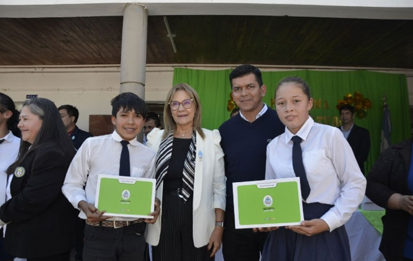 Avanza la entrega de netbooks en el interior de Corrientes