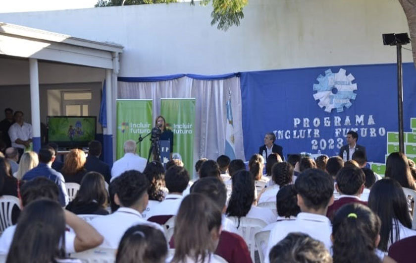 El programa Incluir Futuro llegó a estudiantes de Mburucuyá