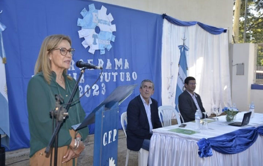 El programa Incluir Futuro llegó a estudiantes de Mburucuyá