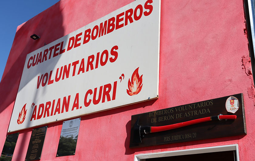 cartel del bomberos voluntarios