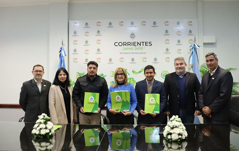 Ministra en acuerdo con Transporte para estudiantes de Colonia Pando y Mantilla