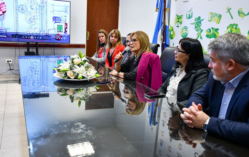 autoridades del Ministerio de Educación en la presentación de TECNICAR 2023