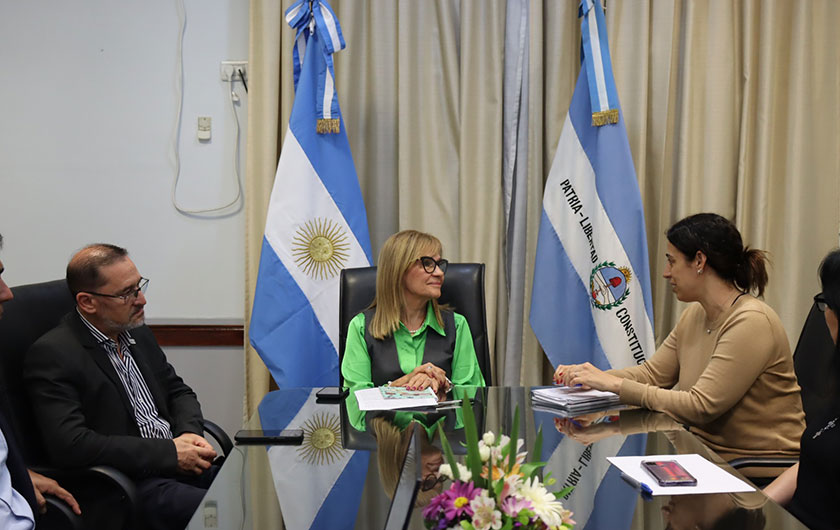 La ministra de Educación Práxedes López se reunió esta semana con la especialista senior en Educación del Banco Interamericano de Desarrollo (BID)